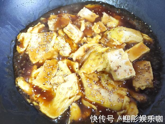 豆腐|豆腐和鸡蛋这样做,简单又下饭,太香了,给肉都不换