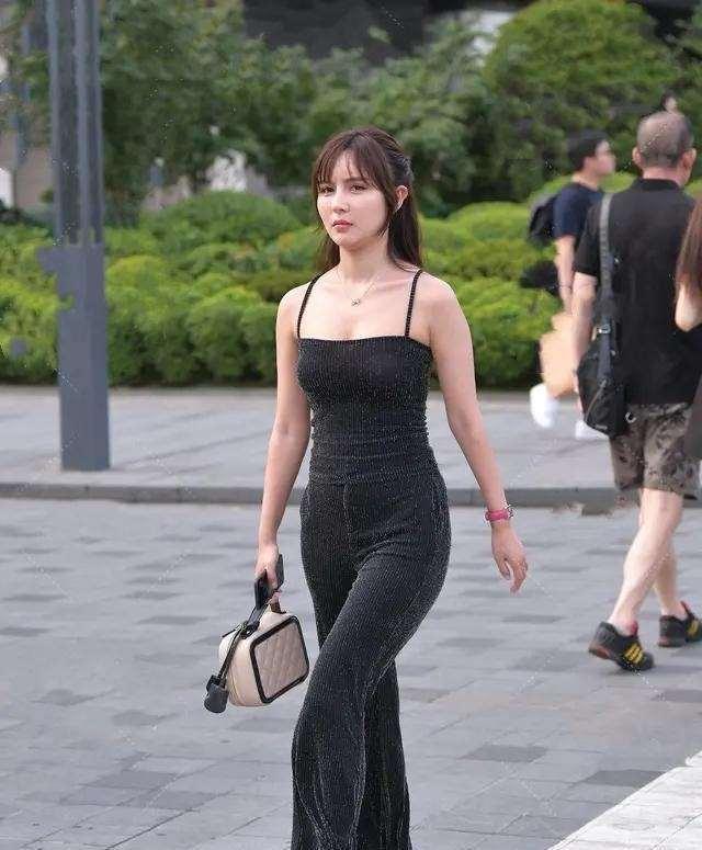 瑜伽裤|时髦个性的瑜伽裤显得优雅大气，分外展示时髦气质，减龄美丽