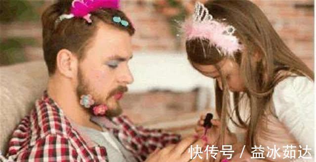 宝妈|三胞胎“午休照”火了,看到弟弟睡姿,网友全网混得最差男宝