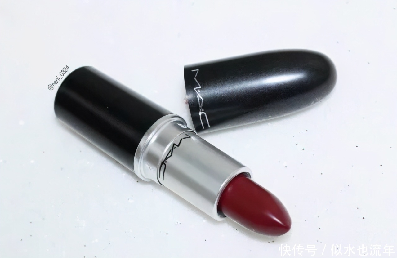 还在犹豫不决如何选择口红?据说每个女神化妆台上都拥有这些唇膏