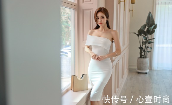 抹胸|女神孙允珠高清时尚搭配：巴勒莫探戈姜汁清啤抹胸礼服