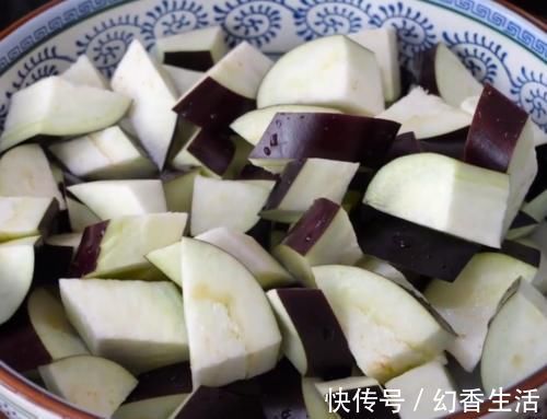 茄子皮|买茄子时,挑直的还是弯的好?多亏70岁菜老农告诫,再也不瞎买了