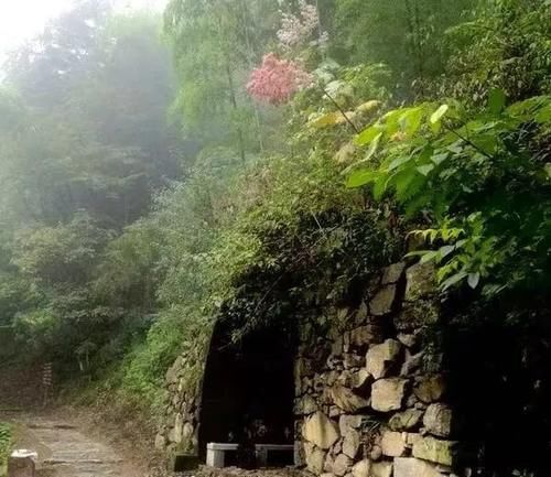 老年|这条被遗忘在旌德大山深处的千年古道，风景一绝，据说90％的人都不知道！