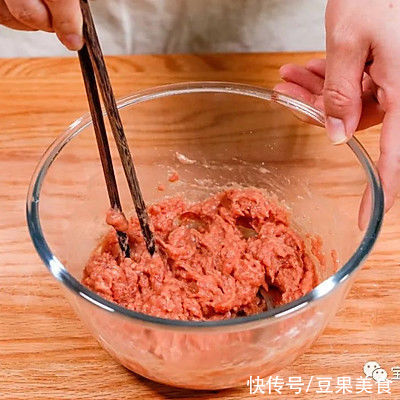 土豆|土豆牛肉粒「宝宝辅食」你这么做，保证你吃一次想十次