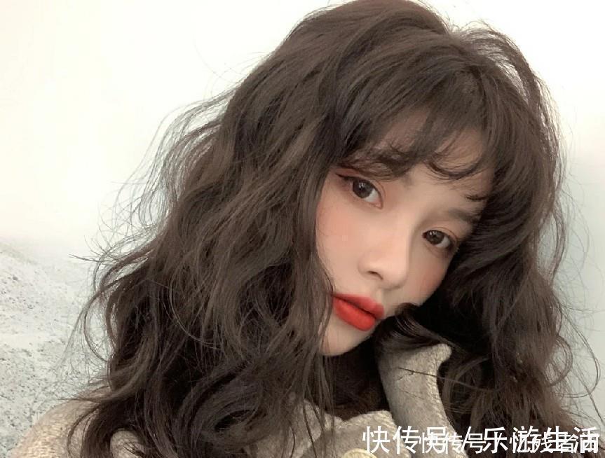 直发|不要再坚持你那万年不变的发型了,拳击辫酷炫,羊毛卷流行