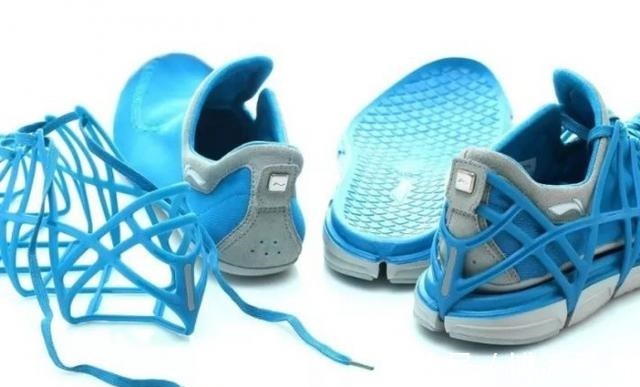 ace 可能是近期最好玩新鞋!一双能当三双穿!