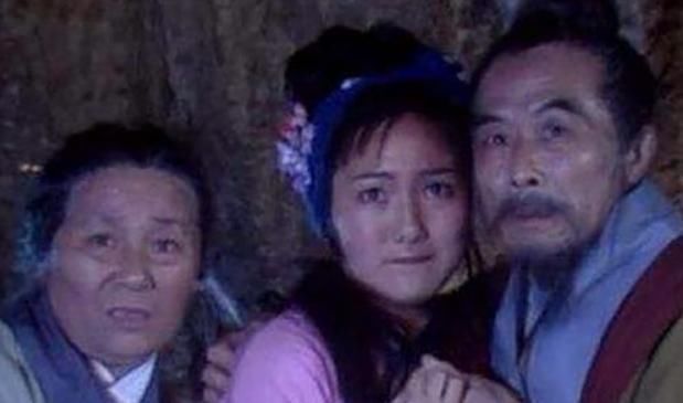 白骨精|为什么孙悟空执意打死白骨精那三具尸体连起来,你看看是啥