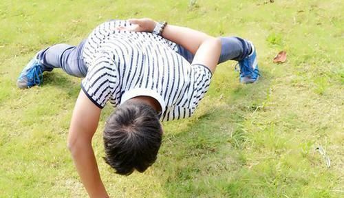 合格|每天练习俯卧撑,好处悄然而至,男人一次做多少个才算合格