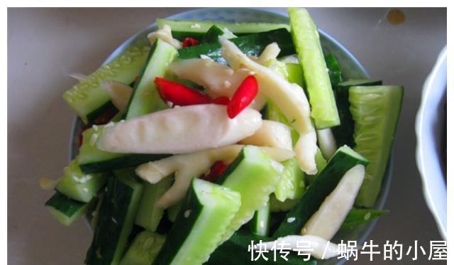 妈妈请媒人来家谈事，我特意下厨做一桌菜，饭后要给我介绍好婆家