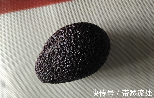 牛油果 它10元1小颗,但防晒护肤最厉害,女人1周吃上3次,皮肤白嫩