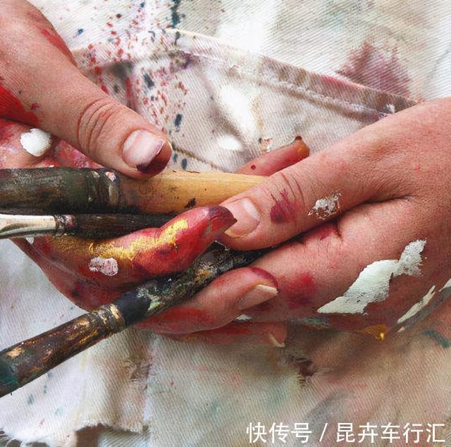 局部#有一种“敷衍”,叫美术生的考试时间还剩5分钟