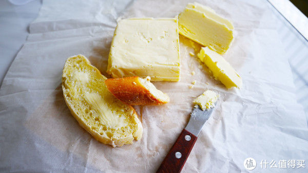 纯手工自制黄油，做法简单详细易操作，做蛋糕、饼干、面包想用就用