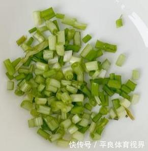 迷上|孩子最近迷上了土豆的这种做法,三天两头吵着吃。