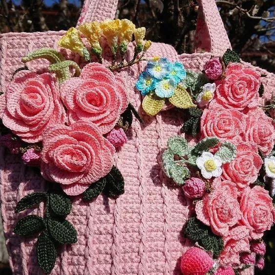 小花片 55款超美的钩花包包,只要会钩不同的花,拼缝在一起,就能做出
