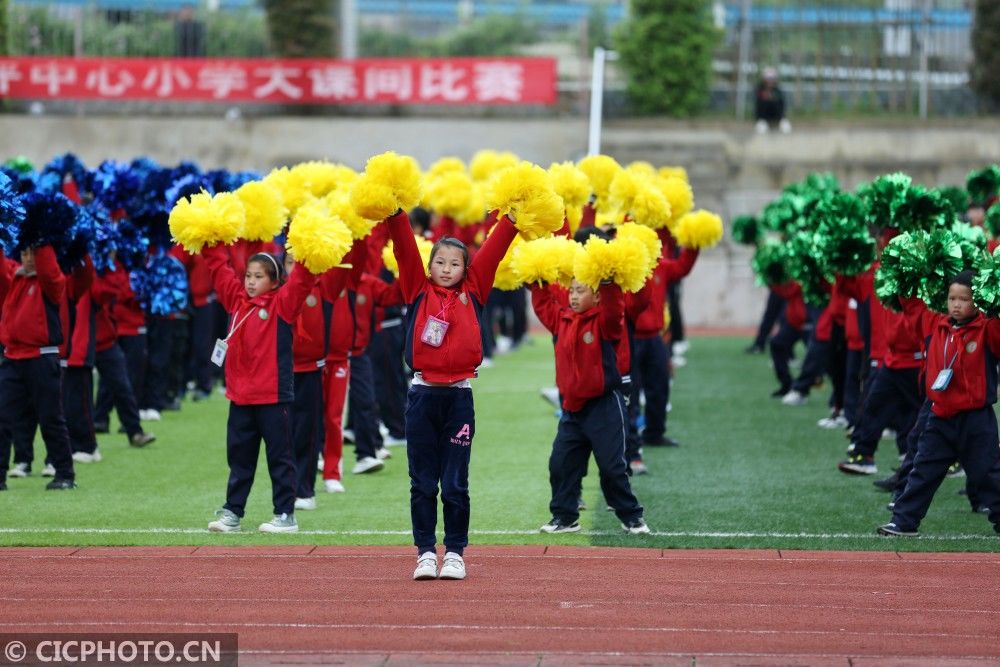 多彩校园活动 助学生健康成长