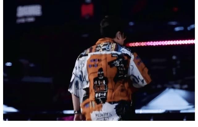 韩红|韩红录节目时摔手卡，大吼“别拍了”！真性情还是没礼貌？