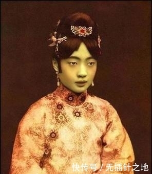 兄弟|70年代，皇后婉容死后，冒死安葬她的两兄弟，结局是什么样的？