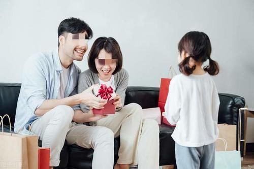 男孩子|一种“隐形重男轻女”出现，表面一视同仁，实际却差别对待