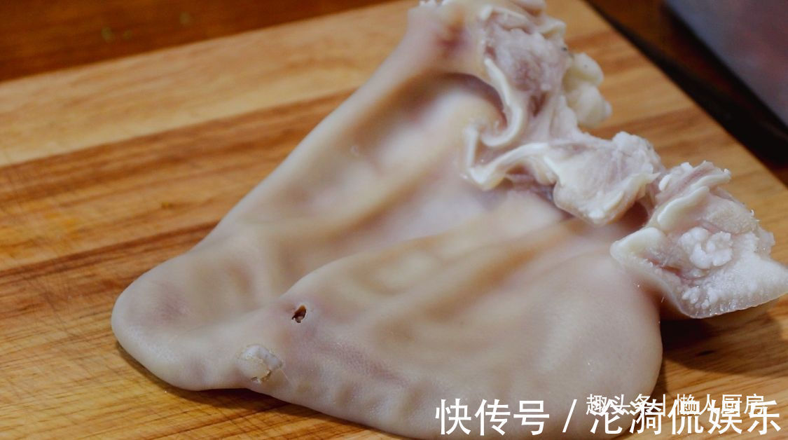 年夜饭的压轴菜，脆耳黄金卷，好吃又好看，寓意心花怒放