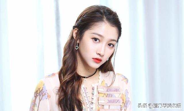 油皮女生睡前坚持做这4件事，就能赶走肌肤问题，轻松打造水光肌