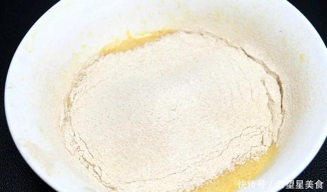 简单|自制全麦松饼做法简单,没有添加剂营养更健康,孩子爱吃妈妈常做