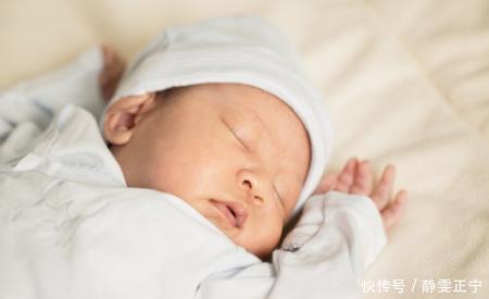 发育不良|有这些信号,说明宝宝吃饱了,妈妈别硬喂,当心伤到宝宝脾胃