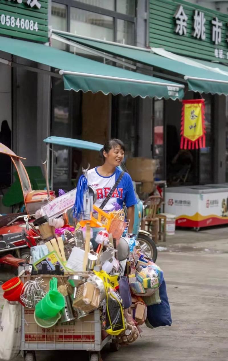 菜市场！菜场摆摊十余年出了两本散文集陈慧：写作是我跟生活对抗的方式