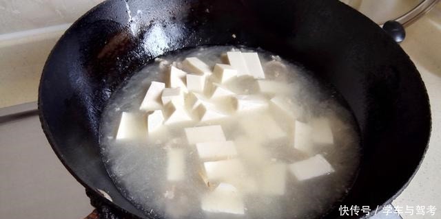 4月,“植物安眠药”终被发现,隔三差五吃一点