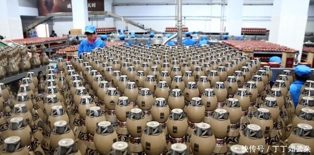 白酒存放后发黄,是什么原因