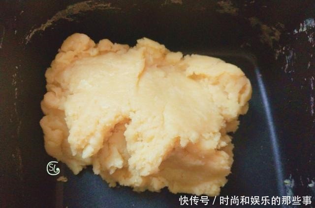 奶黄包|孩子三天两头想吃的早餐,早上一加热就好,简单方便,营养足