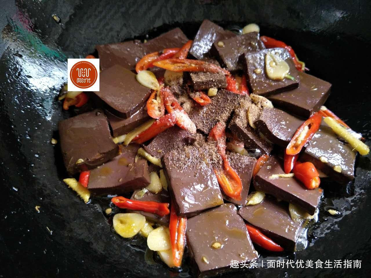 教你做个下饭菜，做法简单易学，比大鱼大肉好吃，十分过瘾