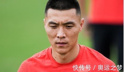 于大宝|国足即将死磕日本队，球队后防或进行调整，于大宝被李铁拿下主力
