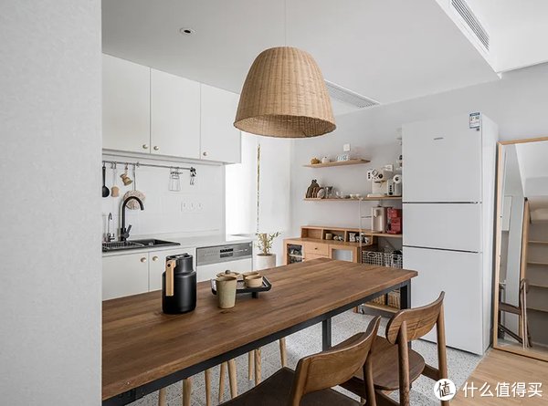 阳台|开放式餐厨+封闭式阳台，62㎡小窝装出90㎡的空间感