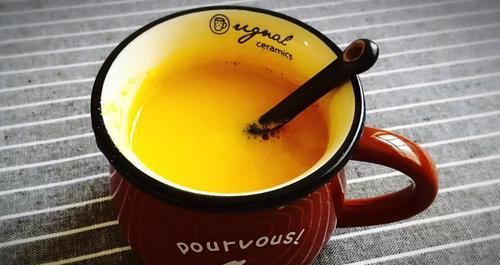 豆?jié){里加點(diǎn)它，好喝又養(yǎng)胃，消腫補(bǔ)血還潤(rùn)膚，尤其女人要多喝