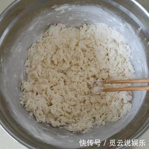 烫面油饼好吃又简单,你肯定喜欢,这里教你怎么做