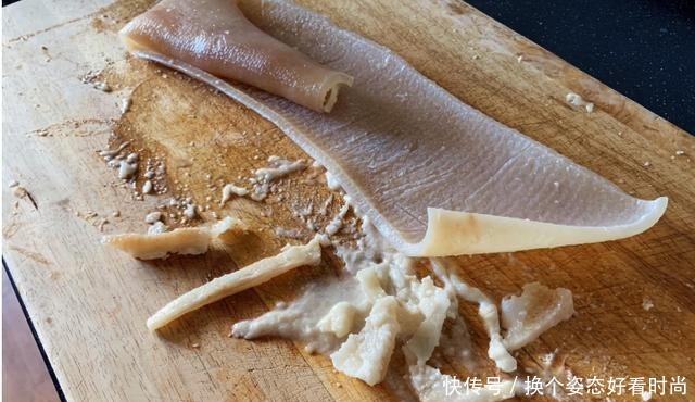 吃它堪比阿胶,却比阿胶便宜几十倍,补血养颜,可惜很多人都扔了