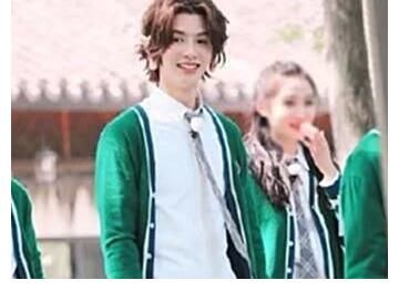 跑男对黄明昊有多偏心？嘉宾名牌统一都用小名，唯独他是英文名字