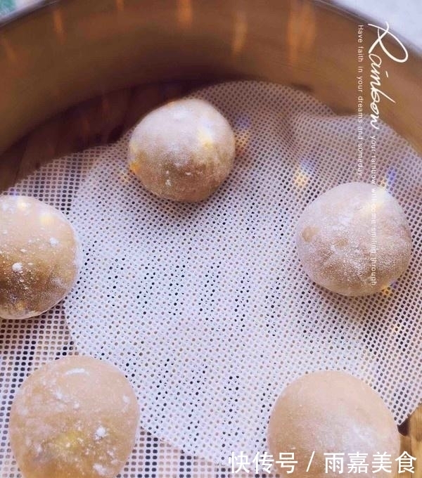 馒头切忌“这一步”,十人八个错,难怪不软硬邦邦,味道还不好