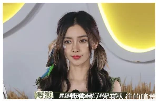 跑男全員脫妝露素顏，黃旭熙額頭臉頰兩個(gè)色，他白到發(fā)光成顏霸