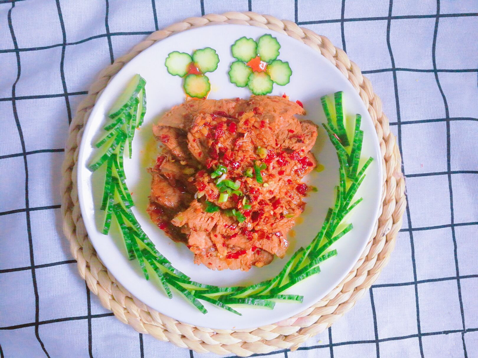 请朋友到家吃饭,3个人吃6道菜,4荤2素,朋友吃完直接不说话了!