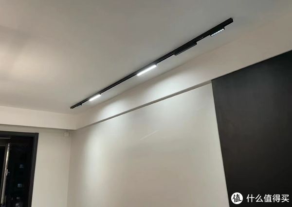 电视墙|岩板上电视墙、全屋用大瓷砖，碰到这样的设计师，千万别签合同！