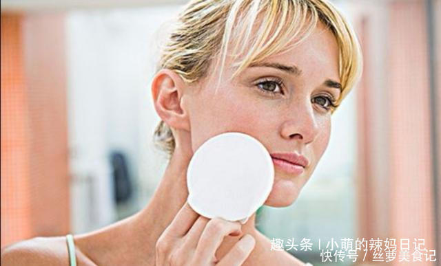 洗脸后，直接用手拍打爽肤水？怪不得皮肤差！这样做才是正确的