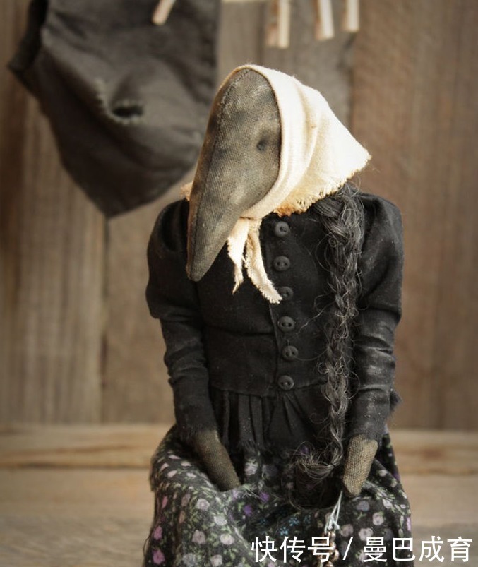 美女&俄罗斯美女手工艺术家和她独特的玩偶们!