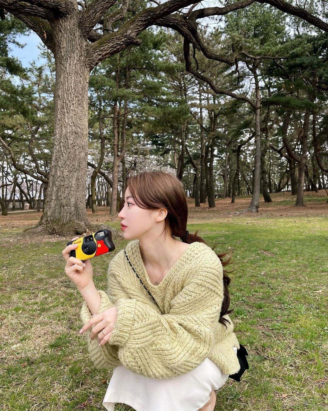 搭配|初秋女孩街拍时尚穿搭, 打扮不老气, 简约大方就很美