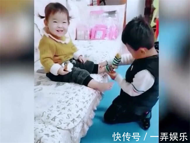 妈妈说|妹妹犯错躲到哥哥怀里,哥哥的话让妈妈感动,网友:别人家的哥哥