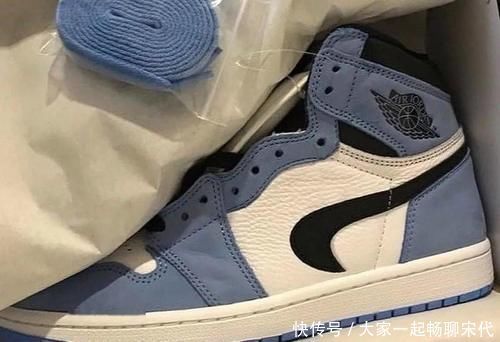 北卡蓝|有人买到一双「错版」北卡蓝 AJ1，网友：这运气也太好了！！！