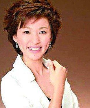 母亲|主持17年0失误,欧阳夏丹如今为何离开了《新闻联播》令人深思