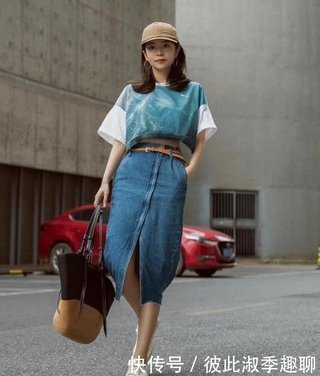 混搭|收起你的高跟鞋！“运动鞋+裙子”才是今夏最时髦的混搭套路！