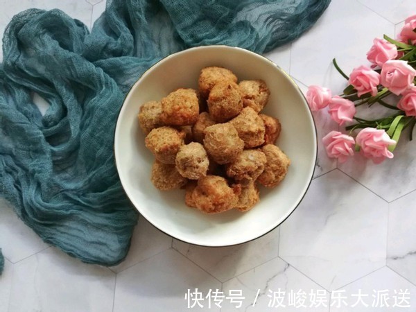 外酥|芋头与猪肉一起做成丸子，外酥里嫩，好吃到停不下来