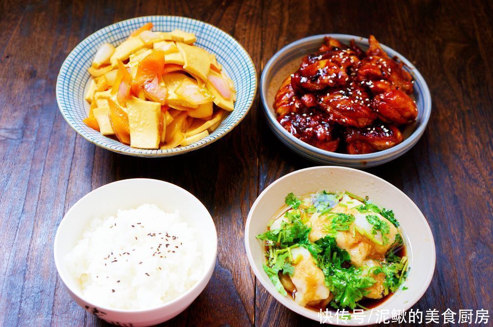 老少皆宜|母子二人的晚餐，荤素搭配，味道好又实惠，网友：一看就是亲妈